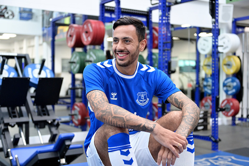 McNeil í lyftingarsal Everton.