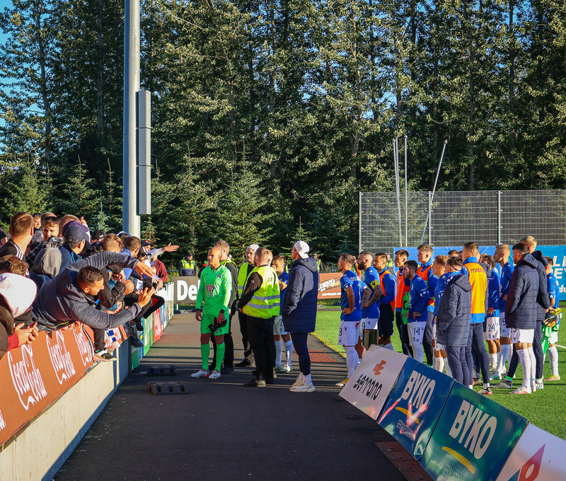 Myndir: Leikmenn Lech Poznan þurftu að svara fyrir tapið fyrir framan stúkuna