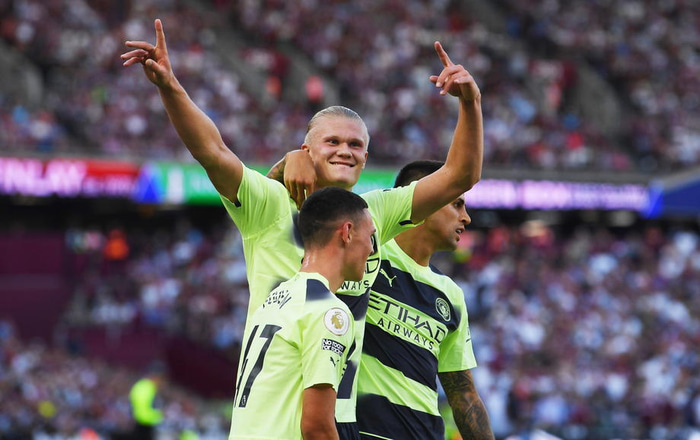 Erling Braut Haaland skoraði tvö í fyrsta deildarleik sínum