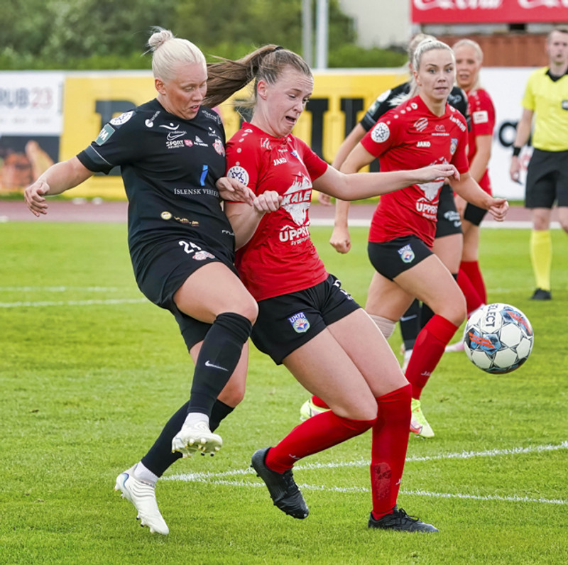 Myndaveisla: Afturelding sótti þrjú stig norður