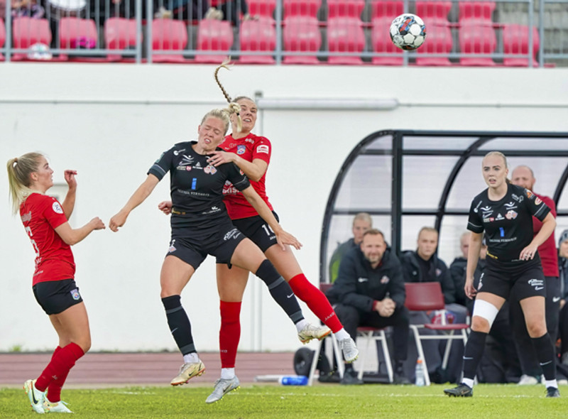 Myndaveisla: Afturelding sótti þrjú stig norður