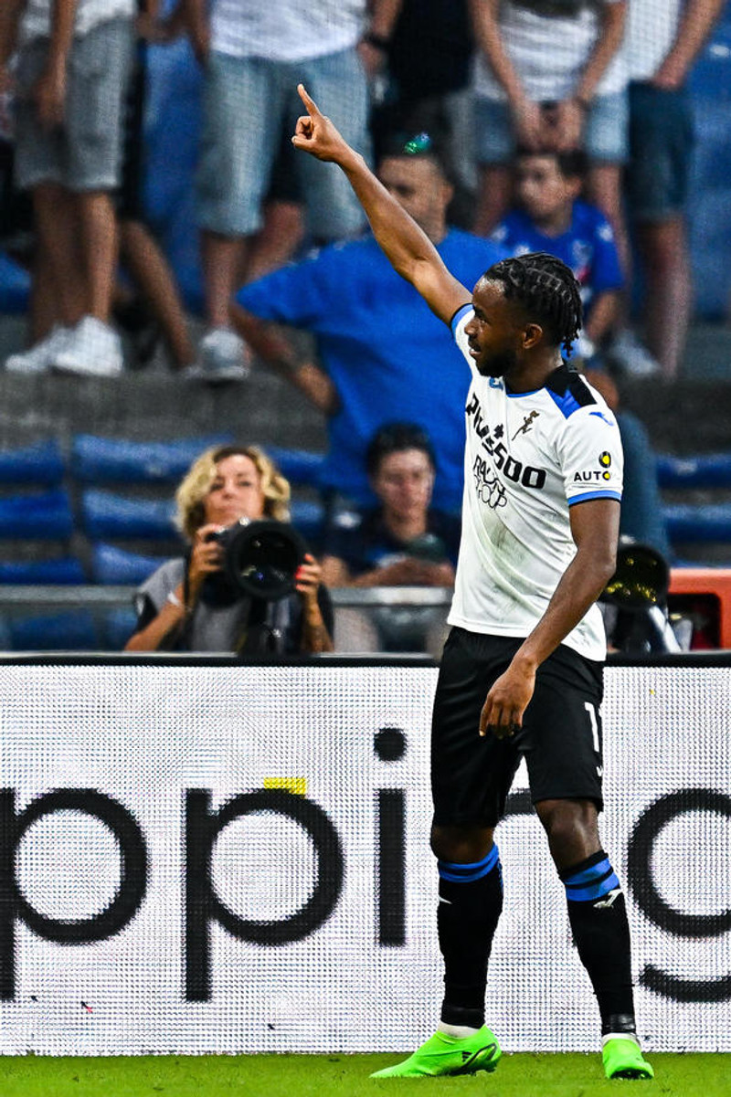 Ítalía: Milan byrjar titilvörnina á sigri - Lookman skoraði