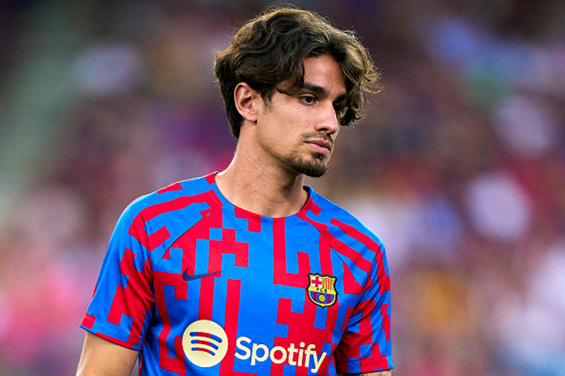 Barcelona lánar Collado til Elche (Staðfest)