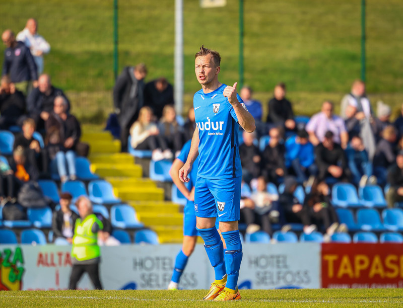 Steven Lennon komst á blað
