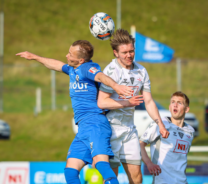 Jón Ingason í baráttunni í leik gegn FH fyrr í sumar