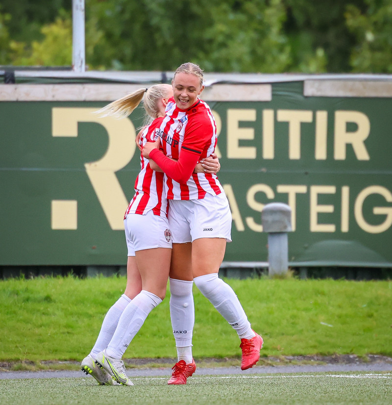 Myndaveisla: Stórsigur Þróttar á ÍBV