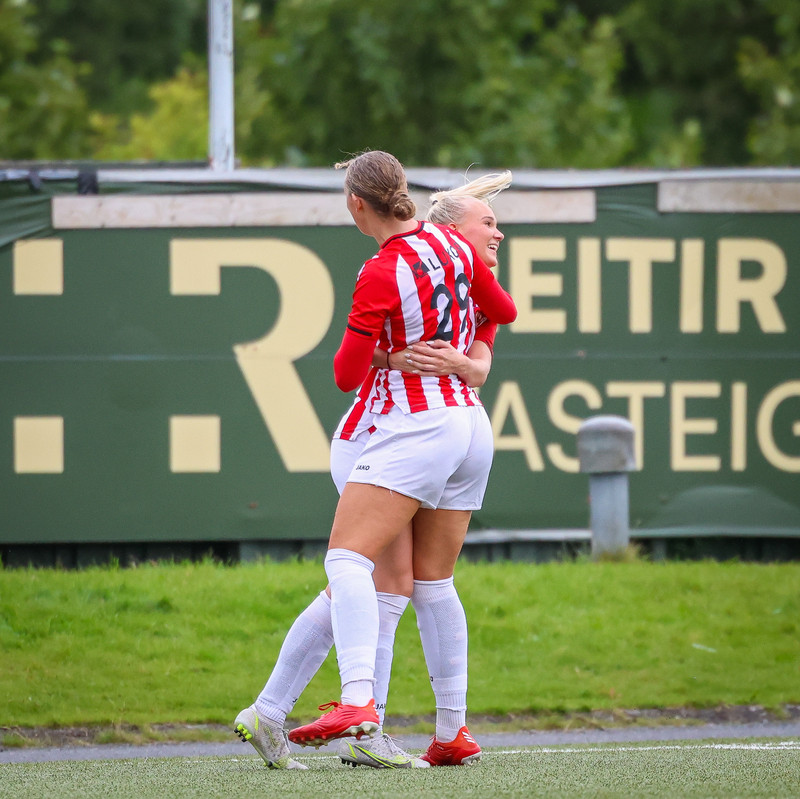 Myndaveisla: Stórsigur Þróttar á ÍBV