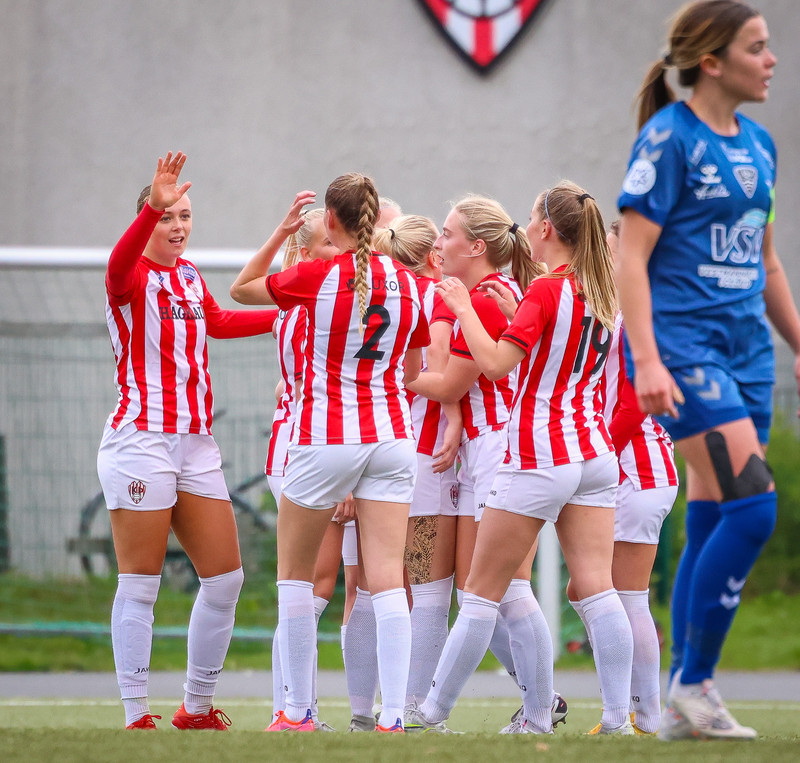 Myndaveisla: Stórsigur Þróttar á ÍBV