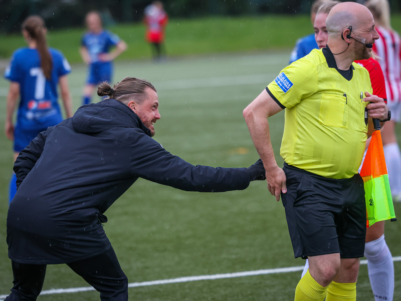 Myndaveisla: Stórsigur Þróttar á ÍBV