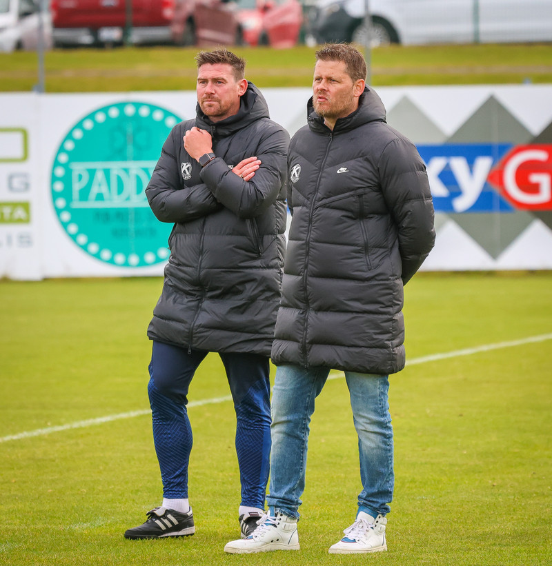 Siggi Raggi og Halli eiga mikið hrós skilið hversu miklu þeir náðu úr liðinu