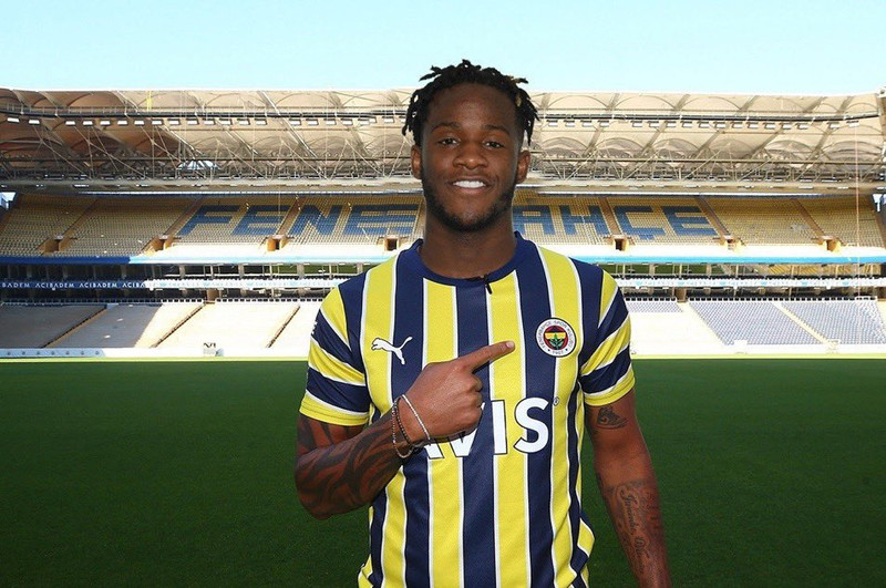 Michy Batshuayi er búinn að vera æfa hringsparkið