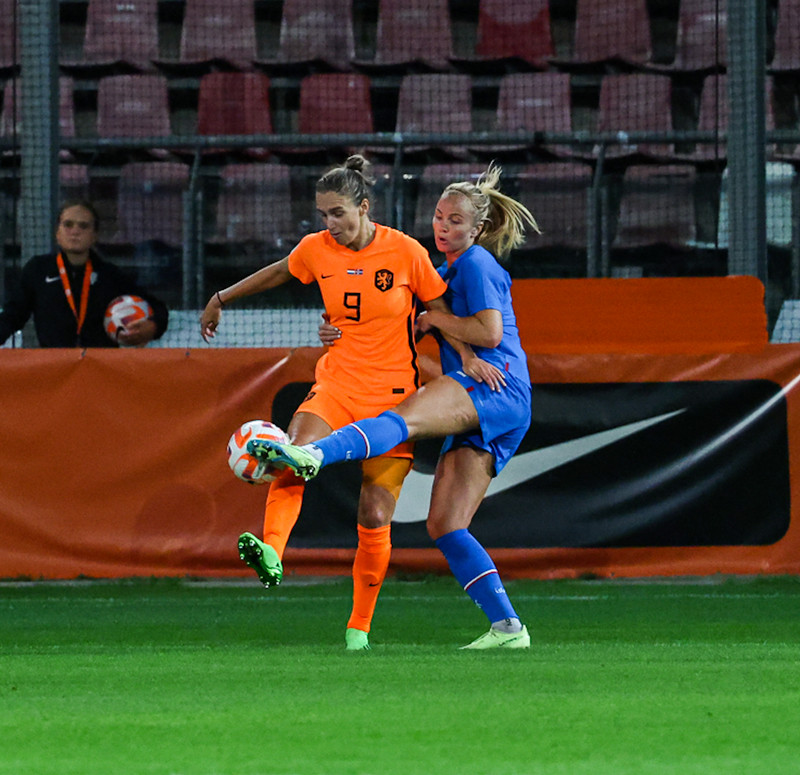 Miedema gerði sigurmark Arsenal í gær.