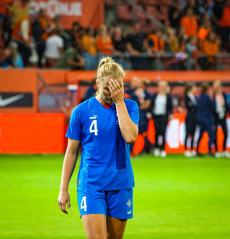 Mynd sem lýsir þessari ákvörðun UEFA vel.