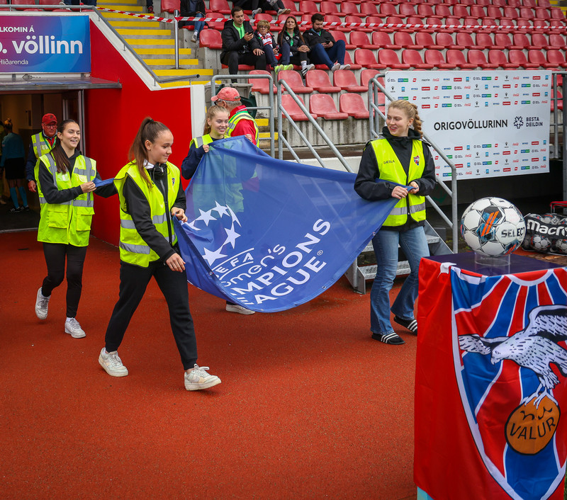 Myndaveisla: Naumt tap hjá Val gegn Slavia Prag