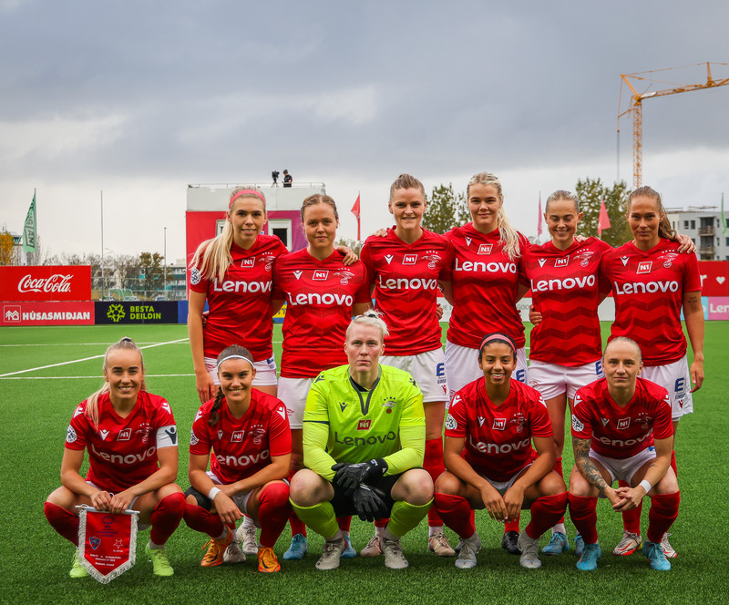 Myndaveisla: Naumt tap hjá Val gegn Slavia Prag
