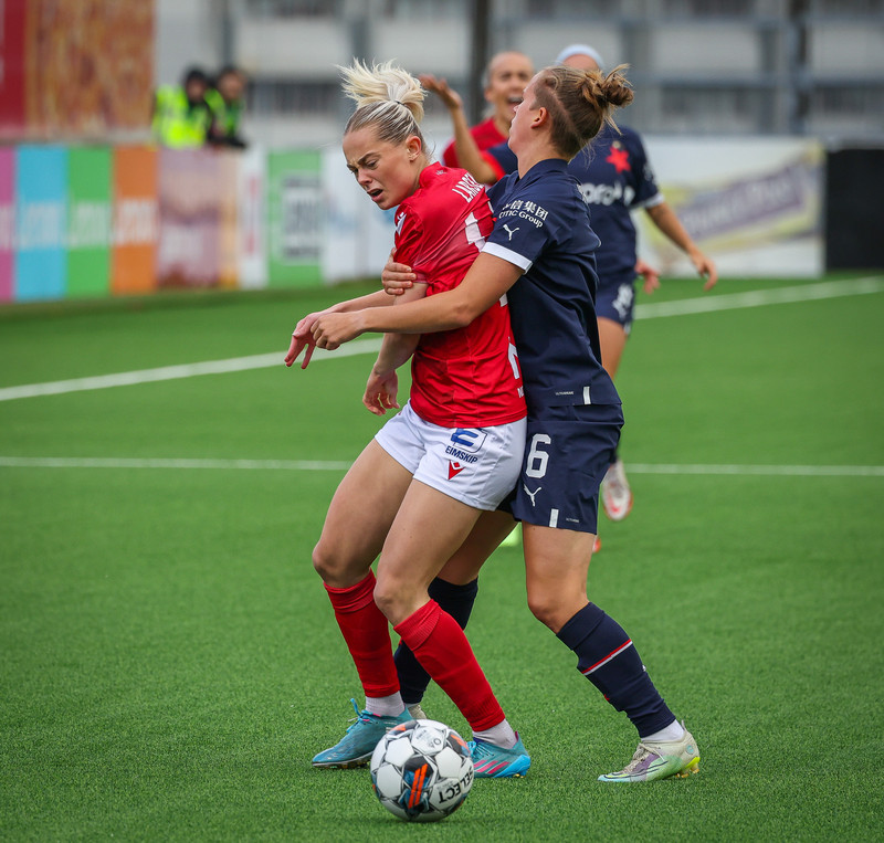 Myndaveisla: Naumt tap hjá Val gegn Slavia Prag