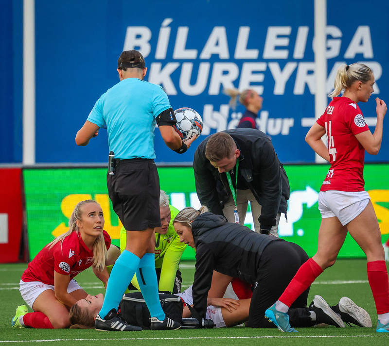 Myndaveisla: Naumt tap hjá Val gegn Slavia Prag