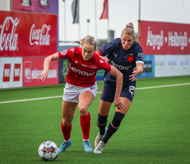 Myndaveisla: Naumt tap hjá Val gegn Slavia Prag