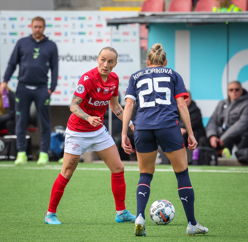 Myndaveisla: Naumt tap hjá Val gegn Slavia Prag