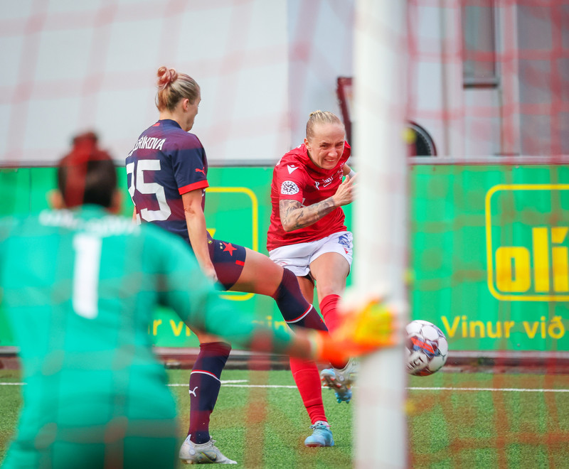 Myndaveisla: Naumt tap hjá Val gegn Slavia Prag