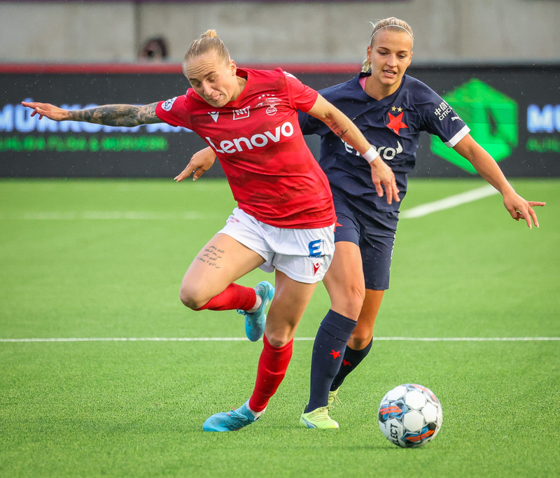 Myndaveisla: Naumt tap hjá Val gegn Slavia Prag