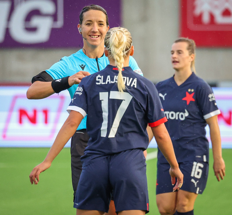 Myndaveisla: Naumt tap hjá Val gegn Slavia Prag