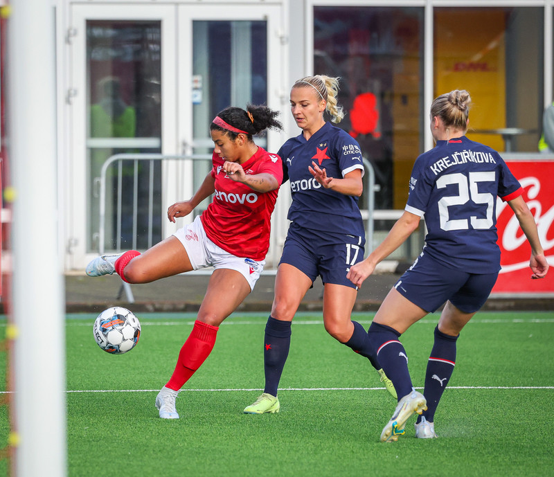 Myndaveisla: Naumt tap hjá Val gegn Slavia Prag