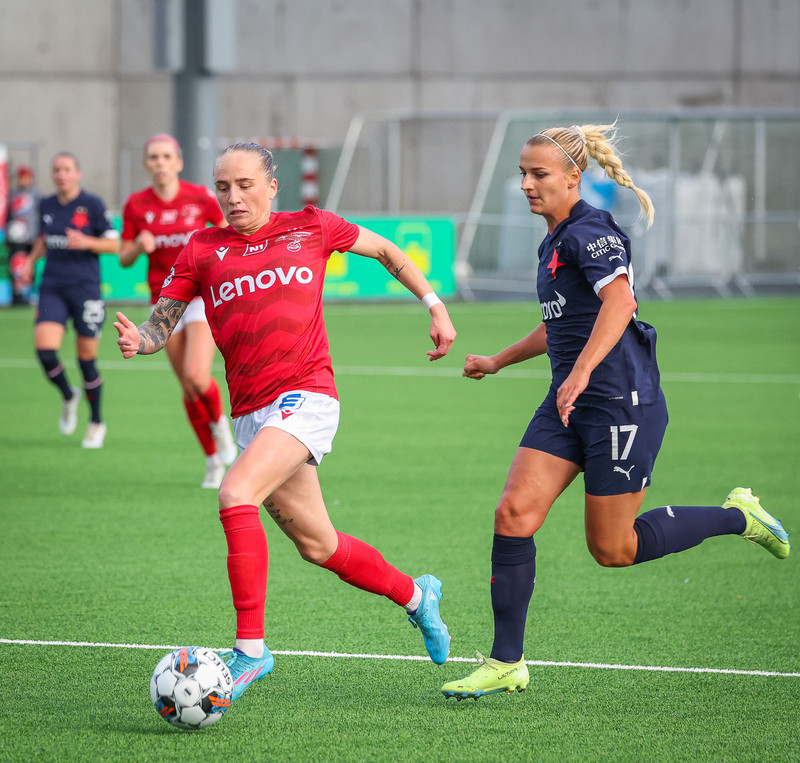 Myndaveisla: Naumt tap hjá Val gegn Slavia Prag