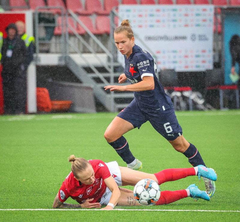 Myndaveisla: Naumt tap hjá Val gegn Slavia Prag