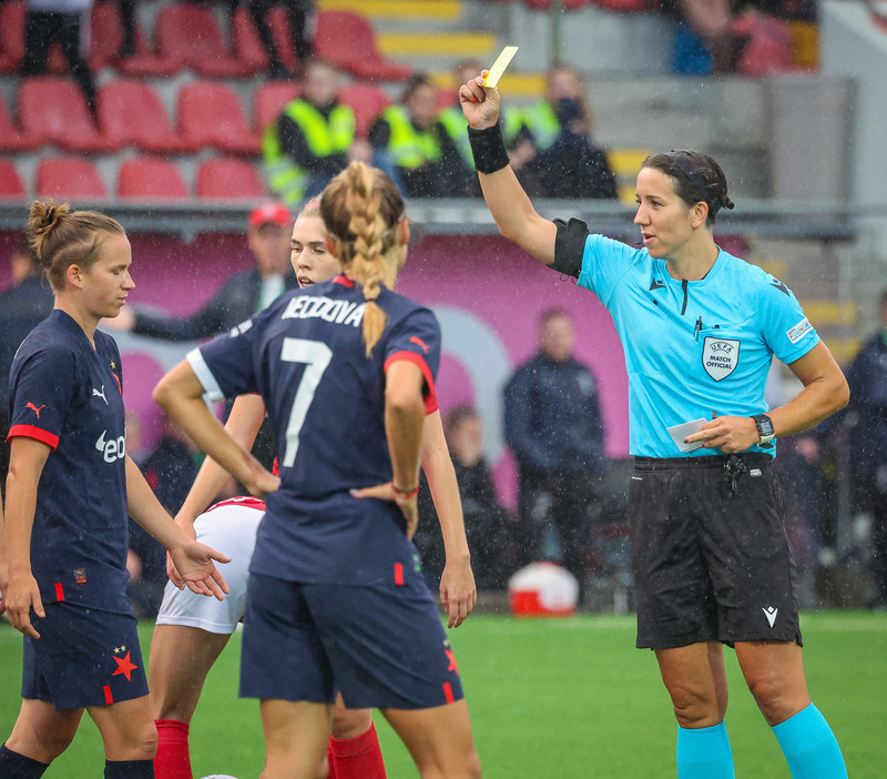 Myndaveisla: Naumt tap hjá Val gegn Slavia Prag