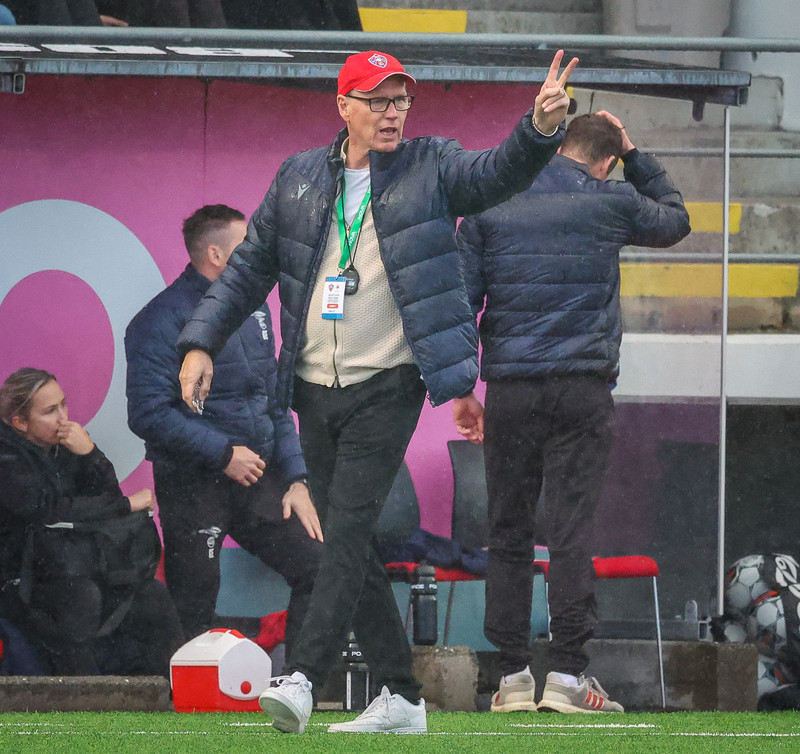 Myndaveisla: Naumt tap hjá Val gegn Slavia Prag