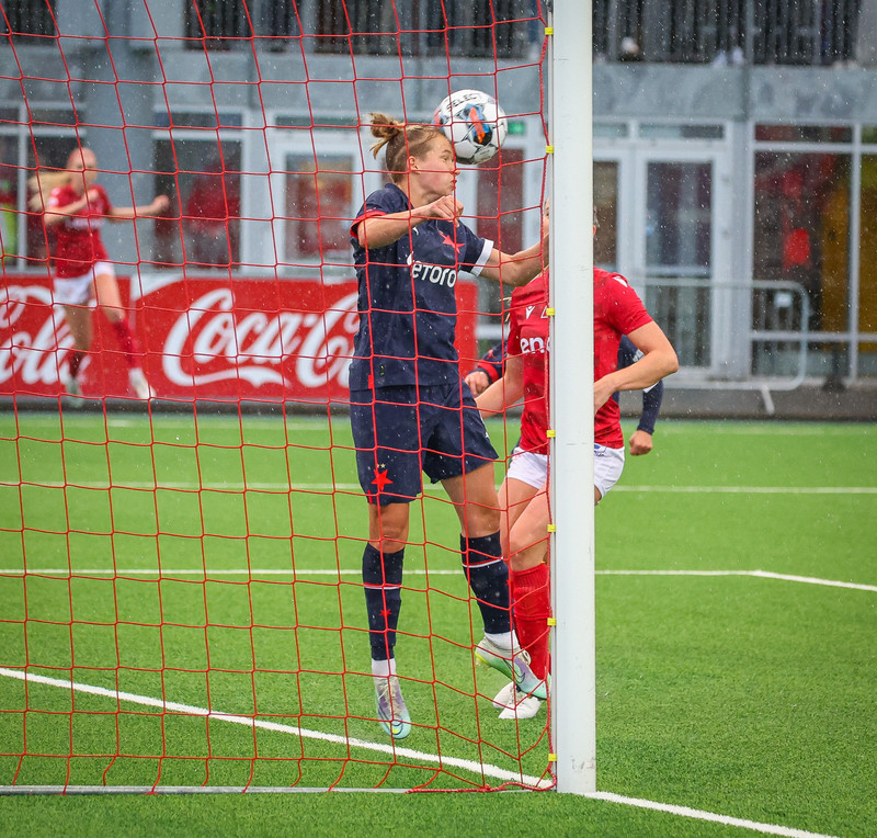 Myndaveisla: Naumt tap hjá Val gegn Slavia Prag