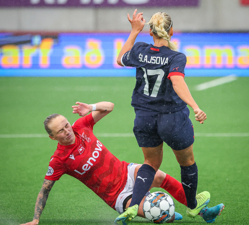 Myndaveisla: Naumt tap hjá Val gegn Slavia Prag