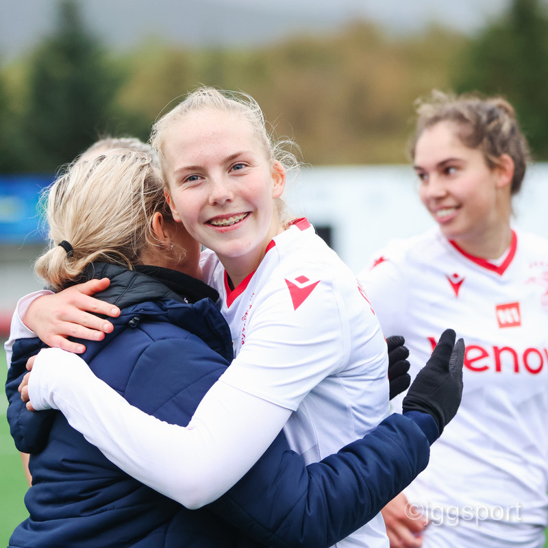 Myndaveisla 2: Valur Íslandsmeistari með sigri í Mosfellsbæ