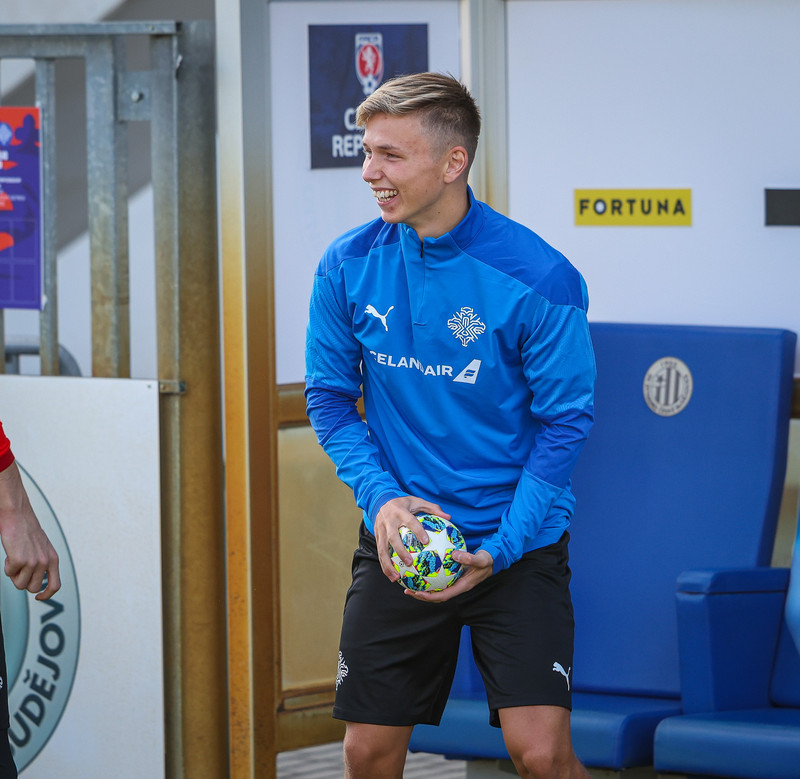 Hitað upp í handbolta á æfingu U21 í Tékklandi