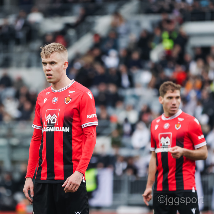 Víkingar fá Val í heimsókn