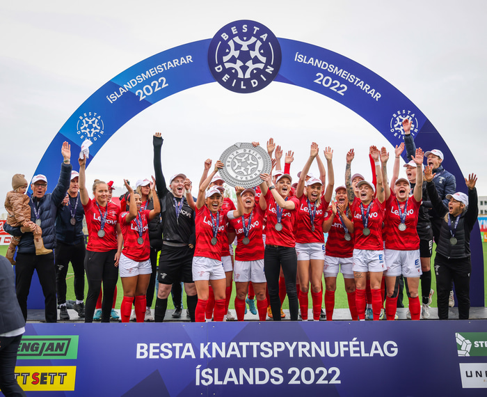 Valur varð bæði Íslands- og bikarmeistari í sumar.