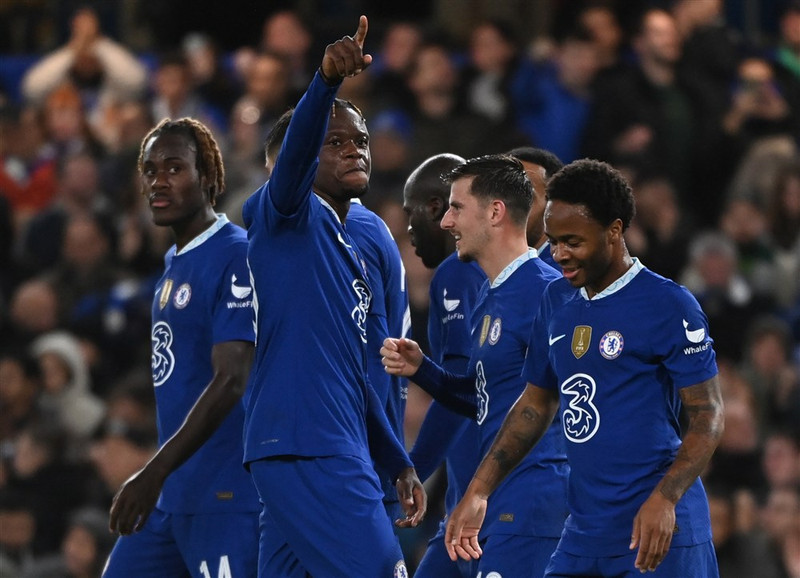 England í dag - Chelsea heimsækir Fulham
