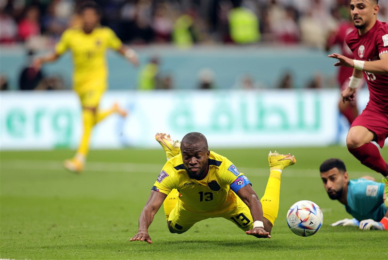 Enner Valencia fór á kostum gegn Katar í opnunarleiknum 2022.