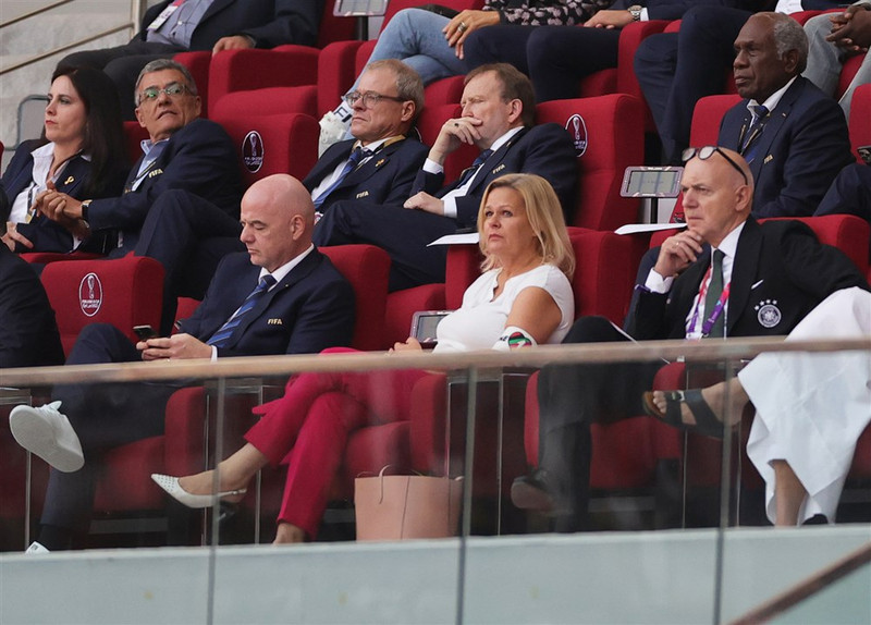 Allur leikvangurinn baulaði þegar Infantino kom í mynd