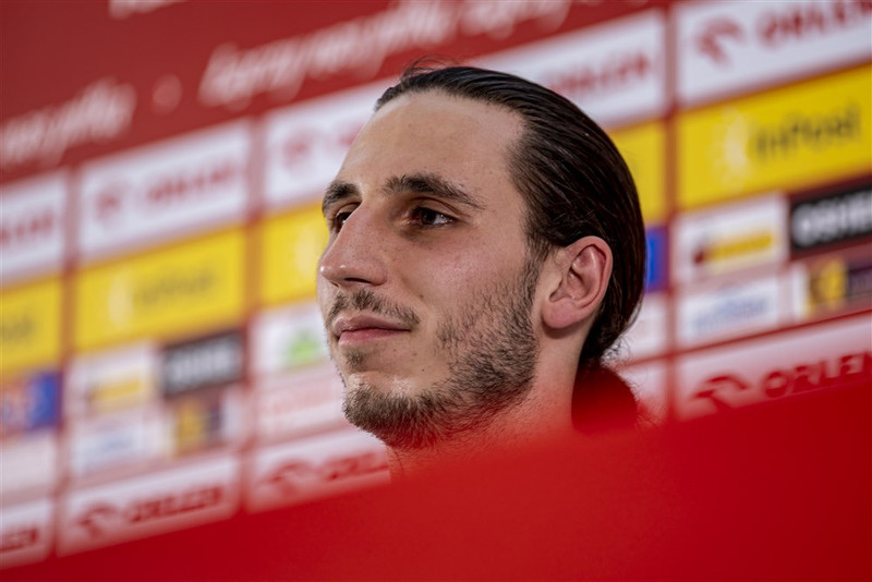Kamil Grabara.