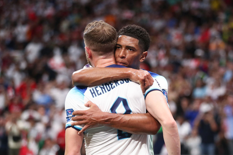 Jude Bellingham og Jordan Henderson