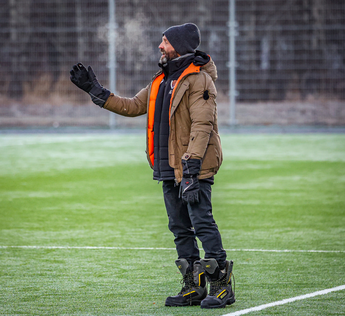 Arnar Gunnlaugsson segir að eftir frammistöðu Víkings í kvöld þá verði skoðað það að styrkja leikmannahópinn.