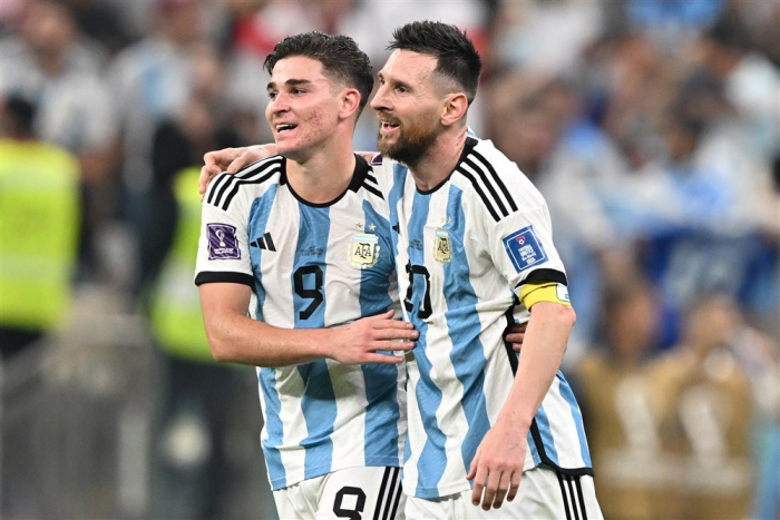 Messi og Alvarez fóru í ræktina þegar Argentína æfði í gær.