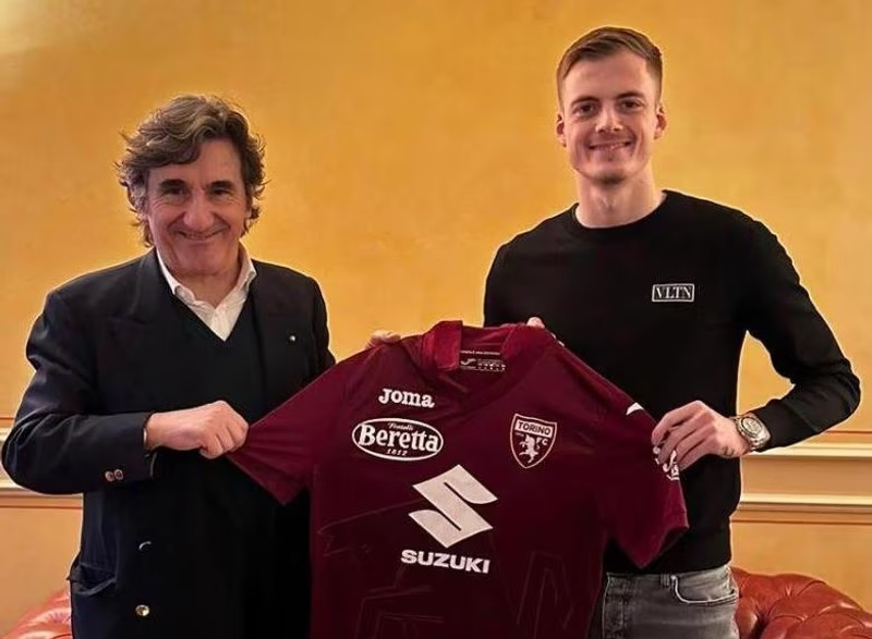 Torino fær Vlasic frá West Ham (Staðfest)