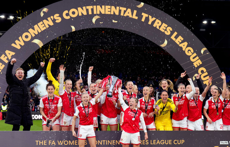 England: Stórsigrar hjá Arsenal og Man Utd