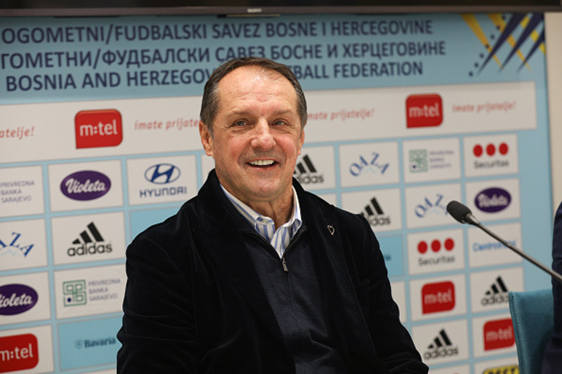 Faruk Hadzibegic landsliðsþjálfari Bosníu.