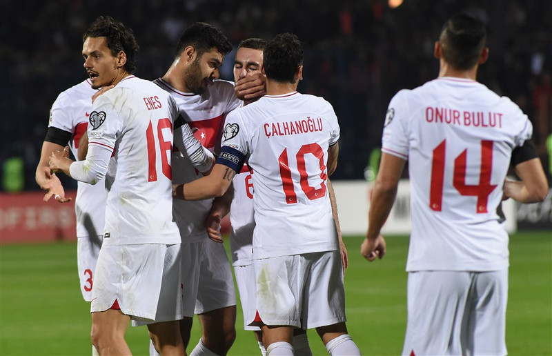 Tyrkir voru heppnir að sigra sinn leik gegn Armeníu, sem er án Henrikh Mkhitaryan eftir að hann lagði landsliðsskóna á hilluna.