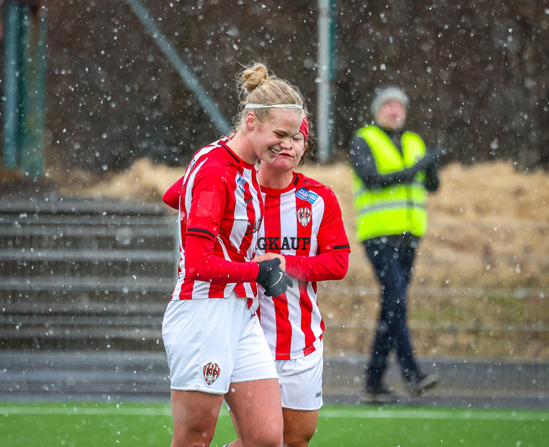Katla Tryggvadóttir fagnar marki með Þrótti í sumar.
