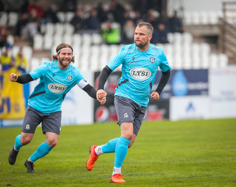 Guðjón Pétur fagnar marki með Grindavík í fyrstu umferðinni.